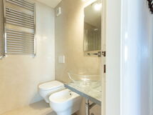 Accommodation:&nbsp;A 33 130.2