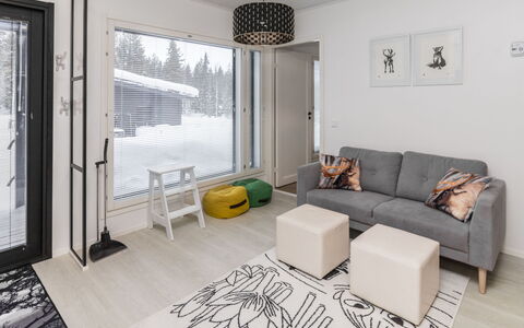 Hillaniitty: Interior Design, Furniture, Wood, Home, Ceiling, Living Room, Flooring, Floor, Room, Couch