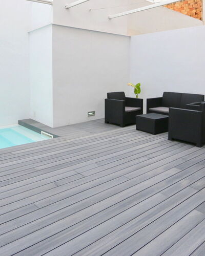 Loft Villalonga: Building, Wood, Flooring, Floor, Urban Design, Houseplant, Plant, Table, Swimming Pool