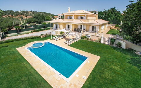 Monte Sol - Vip Properties: Plant, Sky, Property, Building, Flowerpot, Cloud, Architecture, Window, Table, Outdoor Furniture