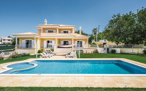 Monte Sol - Vip Properties: Plant, Sky, Property, Building, Flowerpot, Cloud, Architecture, Window, Table, Outdoor Furniture
