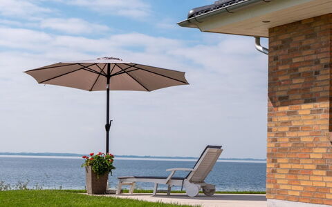 Volmar - 10M from the Sea: Blue, Shrub, Cottage, Groundcover, Garden, Estate, Shade, Landscaping, Farmhouse, Eco Hotel