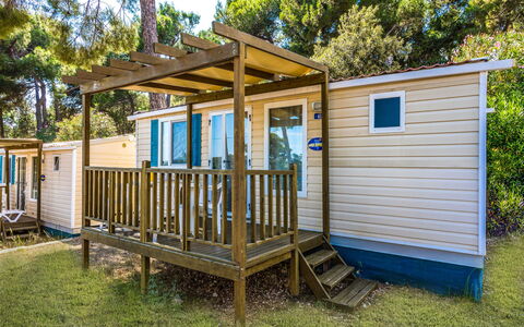 Losinj Mali Losinj 200: Property, Wood, Plant, Land Lot, Tree, Cottage, Shade, Leisure, Siding, Real Estate