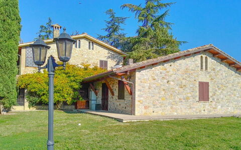 La Mora: Plant, Sky, Building, Window, Land Lot, House, Tree, Cottage, Grass, Facade