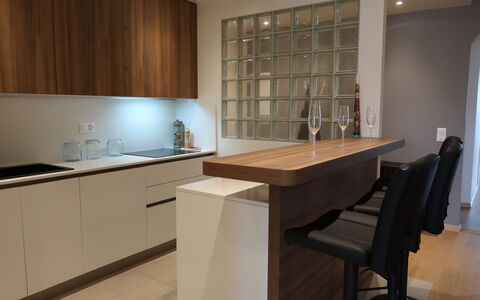 Résidence Ciomal: Countertop, Cabinetry, Sink, Property, Furniture, Kitchen Sink, Wood, Kitchen, Tap, Interior Design