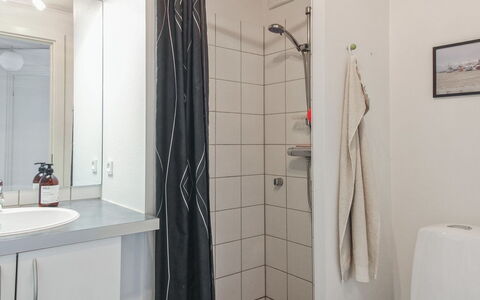 Truls - 700M from the Sea: Wall, Plumbing Fixture, Interior Design, Flooring, Floor, Bathroom, Plumbing, Sink, Tap, Room