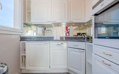 Accommodation:&nbsp;Le Riviera 399.1