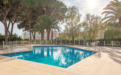 Sainte Maxime 399: Water, Sky, Plant, Cloud, Daytime, Property, Swimming Pool, Nature, Tree, Shade