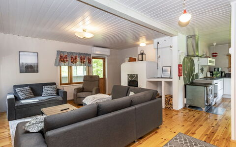 Mokko-Mökki: Furniture, Flooring, Interior Design, Couch, Wood, Floor, Ceiling, Living Room, Room, Wood Flooring