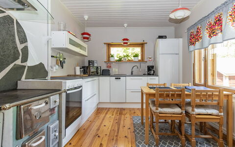 Mokko-Mökki: Kitchen, Furniture, Interior Design, Kitchen Appliance, Flooring, Countertop, Major Appliance, Wood, Ceiling, Floor