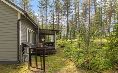 Mokko-Mökki: Land Lot, Cottage, Woodland, Forest, Garden Buildings, Siding, Log Cabin, Backyard, Garden, Shed
