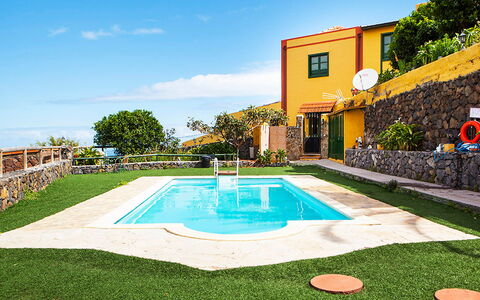 La Orotava 150: Sky, Plant, Property, Cloud, Tree, Rectangle, Grass, Urban Design, Swimming Pool, Shade