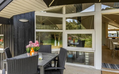 Ubbe - 800M from the Sea: Wood, Interior Design, Home, Furniture, Ceiling, Door, Flooring, Floor, Porch, Hardwood