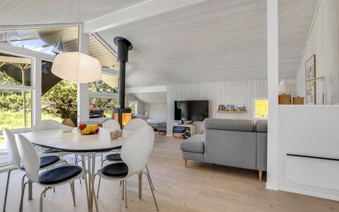 Ubbe - 800M from the Sea: Interior Design, Flooring, Furniture, Floor, Wood, Ceiling, Wood Flooring, Light Fixture, Living Room, Couch