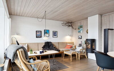 Eljene - 700M from the Sea