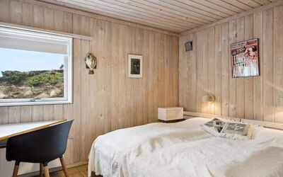 Eljene - 700M from the Sea