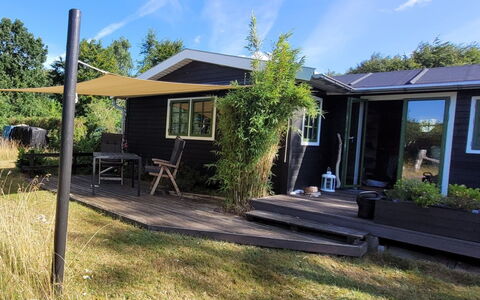 Bonde - 800M to the Fjord: Shade, Cottage, Yard, Backyard, Lawn, Awning, Garden Buildings, Outdoor Structure