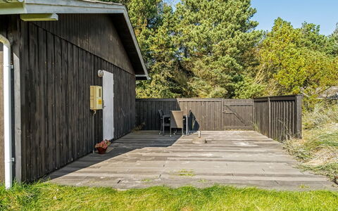 Swenki - 700M from the Sea: Roof, House, Home, Cottage, Door, Siding, Deck, Porch, Plank, Hardwood
