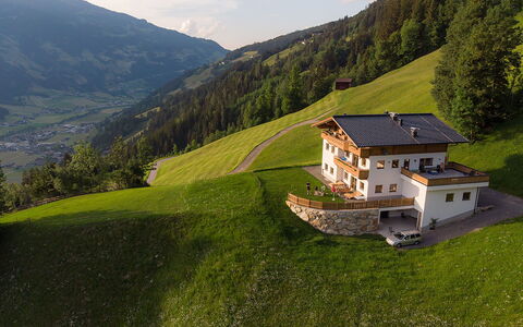 Hocheben: Landscape, House, Home, Rural Area, Hill Station, Cottage, Slope, Village, Mountain Range, Valley