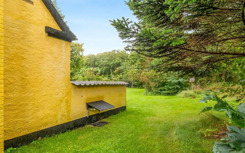 Birtir - 750M from the Sea: Blue, Shrub, Cottage, Groundcover, Garden, Estate, Shade, Landscaping, Farmhouse, Eco Hotel