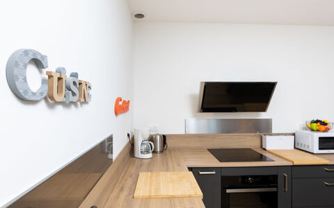 Garance: Table, Furniture, Sky, Property, Food, Cloud, Tableware, Chair, Nature, Tree