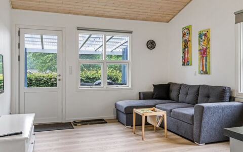 Marlina - 30Km from the Sea: Home, Cottage, Porch, Hardwood, Siding, Deck, Shade, Plank, Estate, Garden Buildings