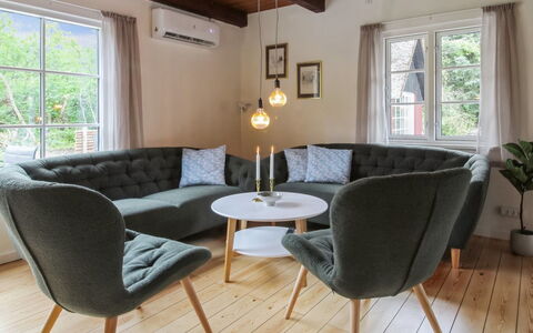 Hila: Furniture, Flooring, Wood, Floor, Interior Design, Wood Flooring, Table, Living Room, Couch, Wood Stain