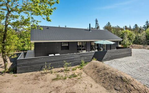 Merve - 800M to the Fjord: House, Roof, Home, Cottage, Shed, Garden Buildings, Siding, Yard, Log Cabin, Hut