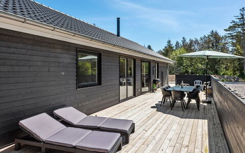 Merve - 800M to the Fjord: House, Roof, Home, Cottage, Shed, Garden Buildings, Siding, Yard, Log Cabin, Hut