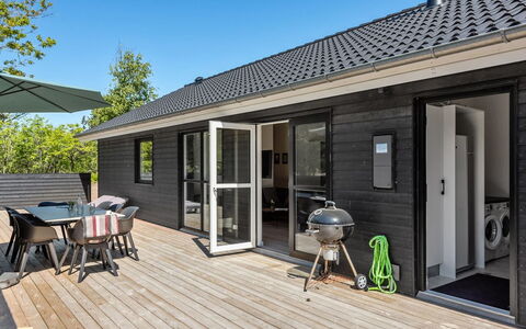 Merve - 800M to the Fjord: House, Roof, Home, Cottage, Shed, Garden Buildings, Siding, Yard, Log Cabin, Hut