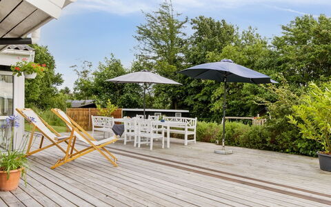 Katharine - 175M from the Sea: Wood, Home, Porch, Deck, Hardwood, Roof, Wood Stain, Wood Flooring, Eco Hotel