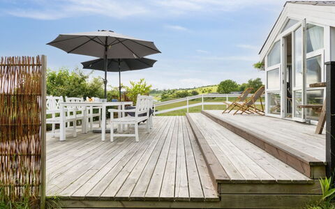 Katharine - 175M from the Sea: Wood, Home, Porch, Deck, Hardwood, Roof, Wood Stain, Wood Flooring, Eco Hotel