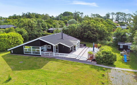 Katharine - 175M from the Sea: Wood, Home, Porch, Deck, Hardwood, Roof, Wood Stain, Wood Flooring, Eco Hotel