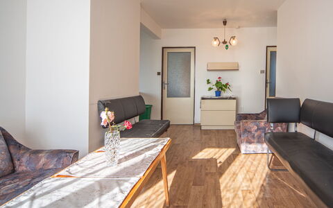 Filip: Furniture, Table, Wood, Plant, Interior Design, Comfort, Couch, Building, Flooring, Floor