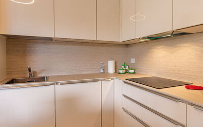 Accommodation:&nbsp;Luna 165.3