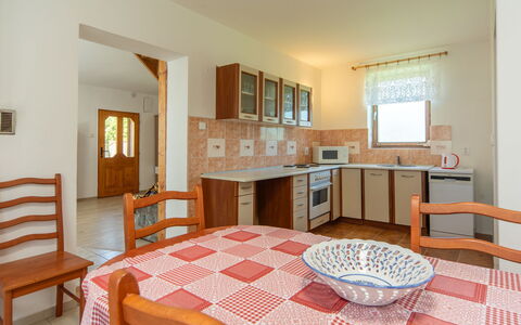 Smrž: Flooring, Ceiling, Wood Stain, Kitchen & Dining Room Table, Chair, Hardwood, Dining Room, Farmhouse, Houseplant