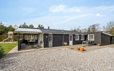 Ludvika - 300M to the Fjord: Wood, Roof, Architecture, Home, House, Cottage, Siding, Hardwood, Slope, Estate