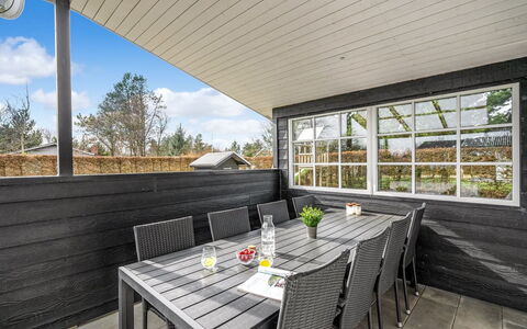 Ludvika - 300M to the Fjord: Wood, Roof, Architecture, Home, House, Cottage, Siding, Hardwood, Slope, Estate