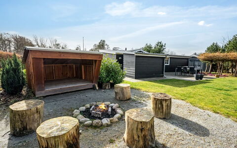 Ludvika - 300M to the Fjord: Wood, Roof, Architecture, Home, House, Cottage, Siding, Hardwood, Slope, Estate