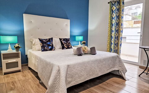 Cristal Vip Properties: Furniture, Blue, Interior Design, Flooring, Floor, Bed, Bedroom, Wood, Room, Bed Sheet