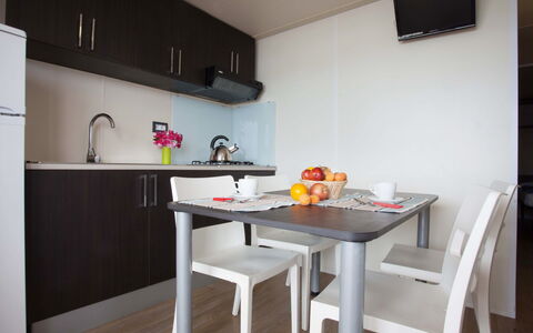 Peschiera del Garda 687: Property, Furniture, Table, Cabinetry, Tap, Sink, Kitchen Sink, Interior Design, Wood, Floor
