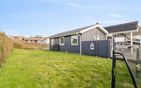 Gyrid - 150M from the Sea: Wood, Home, Porch, Deck, Hardwood, Roof, Wood Stain, Wood Flooring, Eco Hotel
