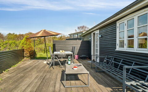Baarde - 60M from the Sea: Roof, Home, Door, Cottage, Shade, Siding, Yard, Estate, Backyard