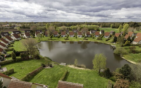 Heerd Wellness de Luxe: Cloud, Water, Sky, Plant, Property, Nature, Natural Landscape, Land Lot, Body Of Water, Tree