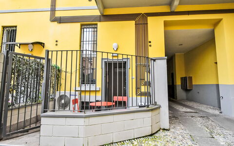 Milan 402: Door, Composite Material, Metal, Iron, Apartment, Stairs, Handrail, Paint, Balcony, Baluster