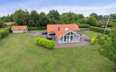 Chrisse - 250M from the Sea