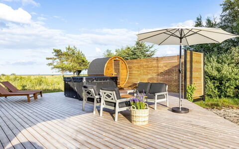 Griselda - 400M from the Sea: Wood, Home, Porch, Deck, Hardwood, Roof, Wood Stain, Wood Flooring, Eco Hotel