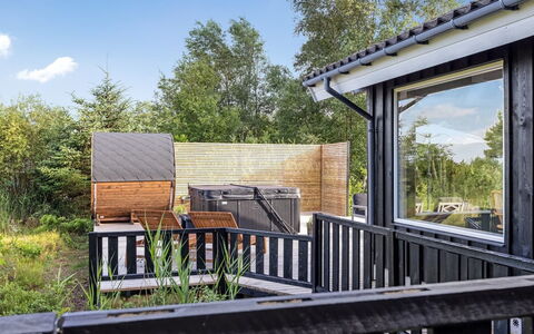 Griselda - 400M from the Sea: Wood, Home, Porch, Deck, Hardwood, Roof, Wood Stain, Wood Flooring, Eco Hotel
