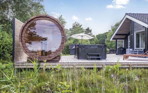 Griselda - 400M from the Sea: Wood, Home, Porch, Deck, Hardwood, Roof, Wood Stain, Wood Flooring, Eco Hotel