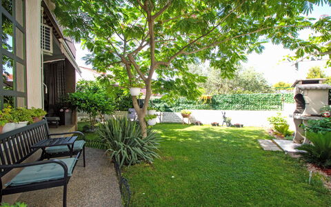Id&La: Garden, Shrub, Shade, Lawn, Groundcover, Flagstone, Backyard, Yard, Spring